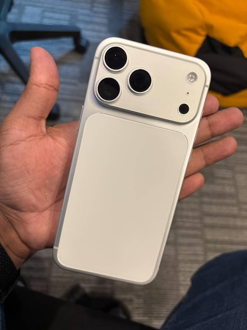 IPhone 17 Pro Max 5