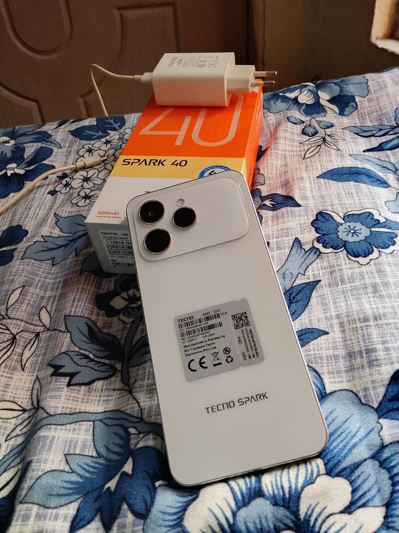Tecno Spark 40 1