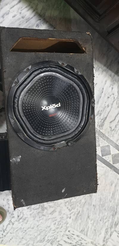 1800wat woofer xplod and 2 chanel worldtech amplifier