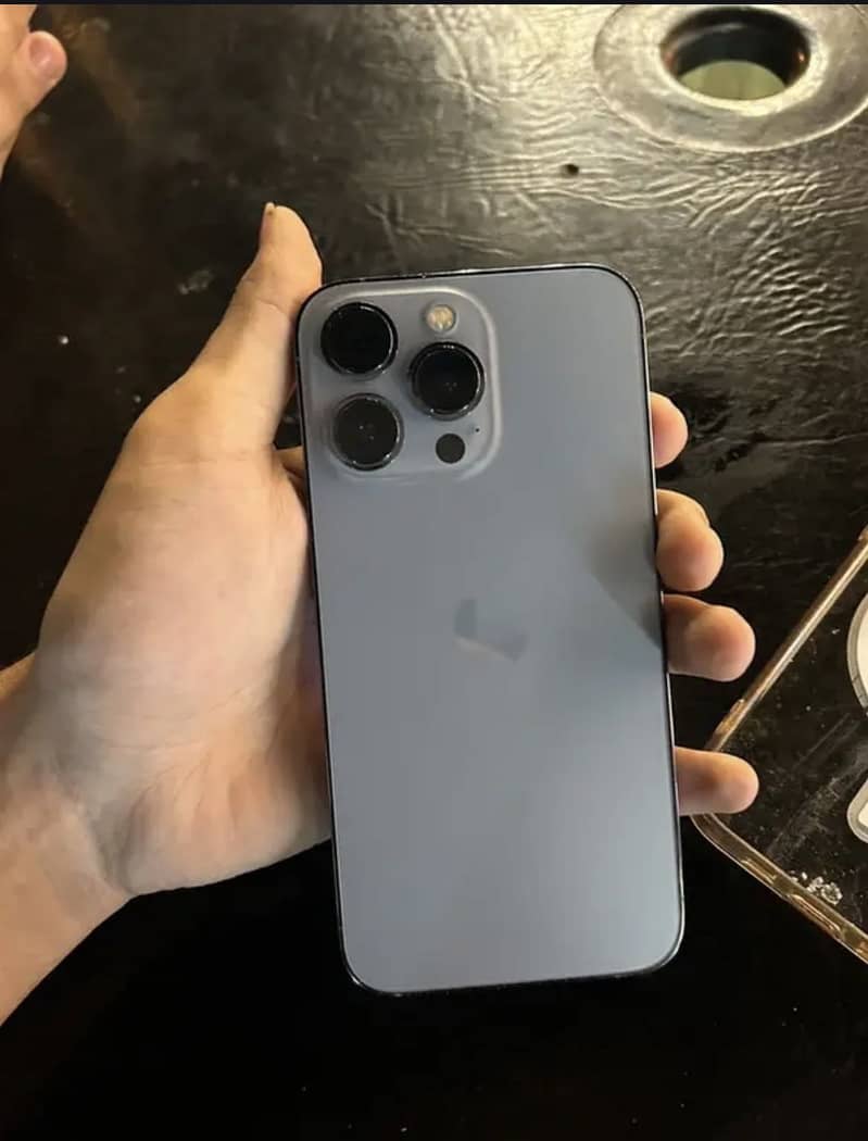 Apple iPhone 13 Pro 3