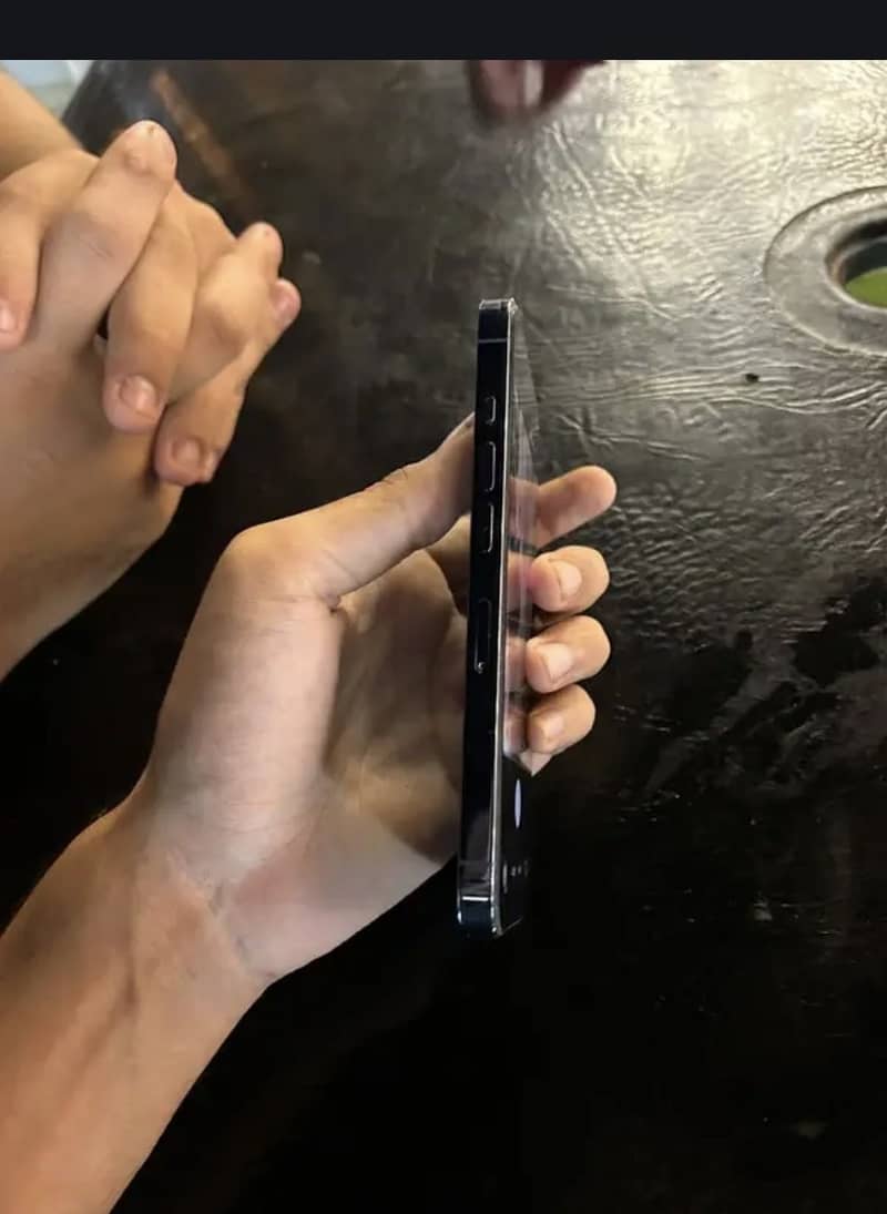 Apple iPhone 13 Pro 4