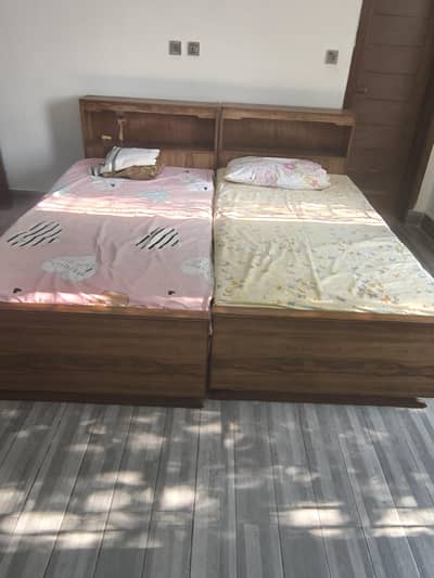 Two sigal bed for sell