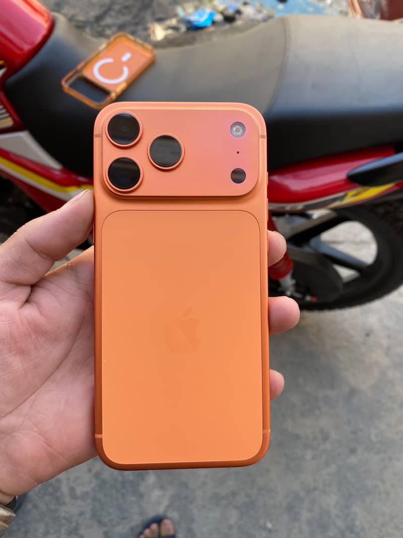 Apple iPhone 17 Pro Max 3