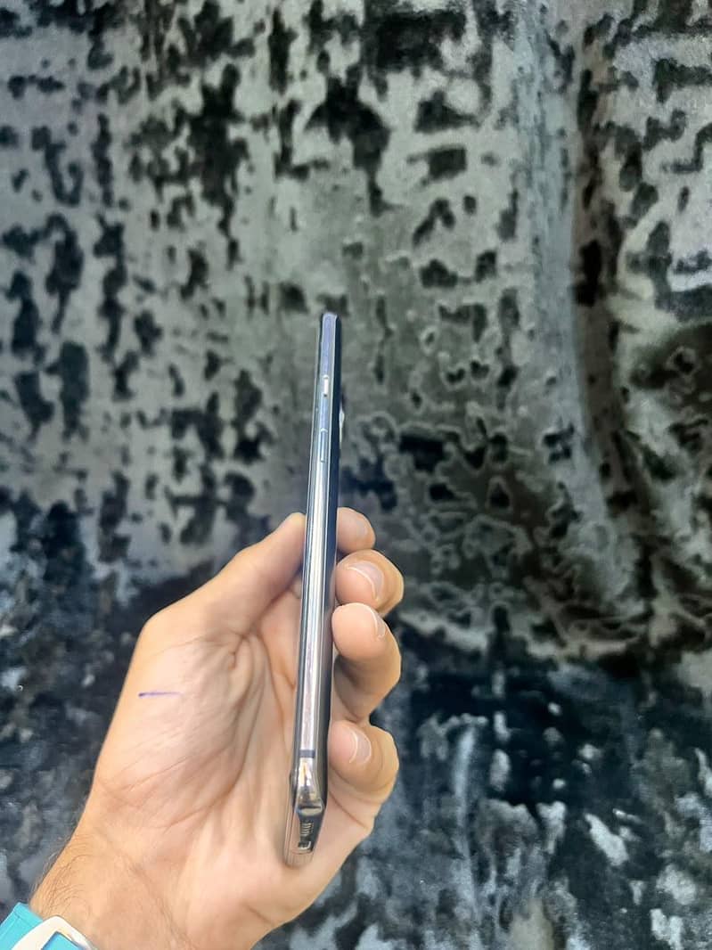 One Plus 7T 1 sim 4