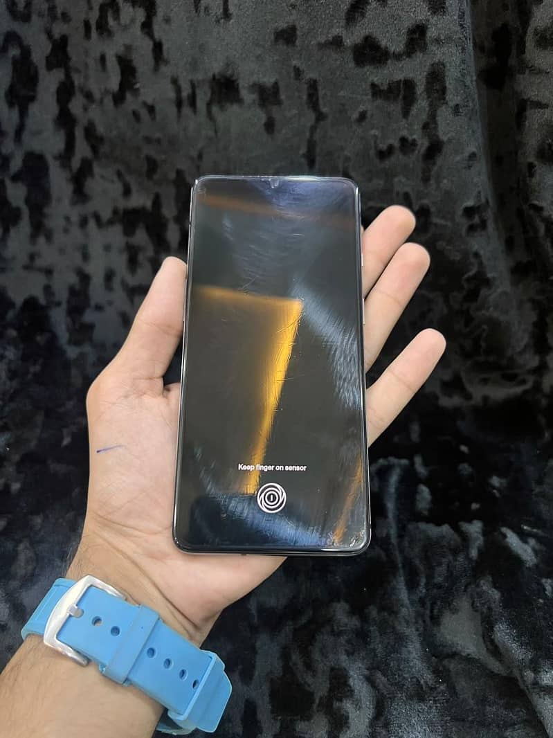 One Plus 7T 1 sim 5