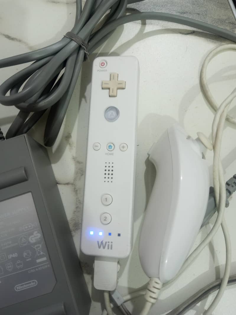 Nintendo Wii (Complete Setup) 4