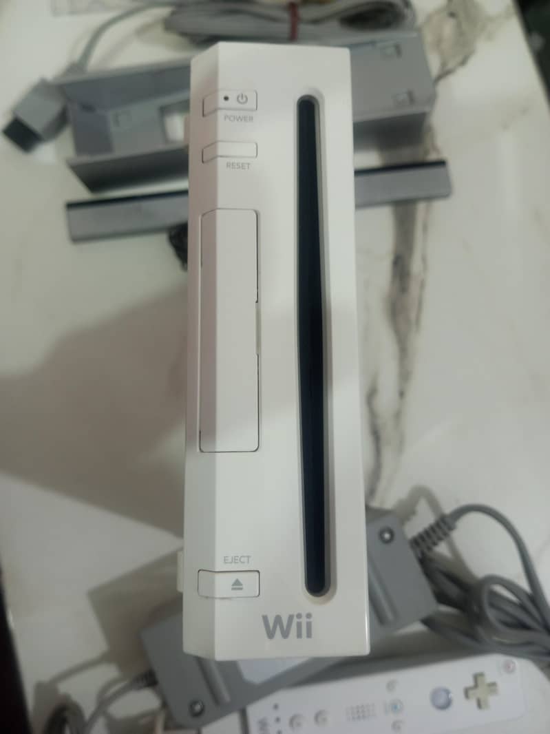 Nintendo Wii (Complete Setup) 7
