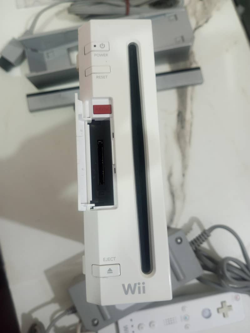 Nintendo Wii (Complete Setup) 8