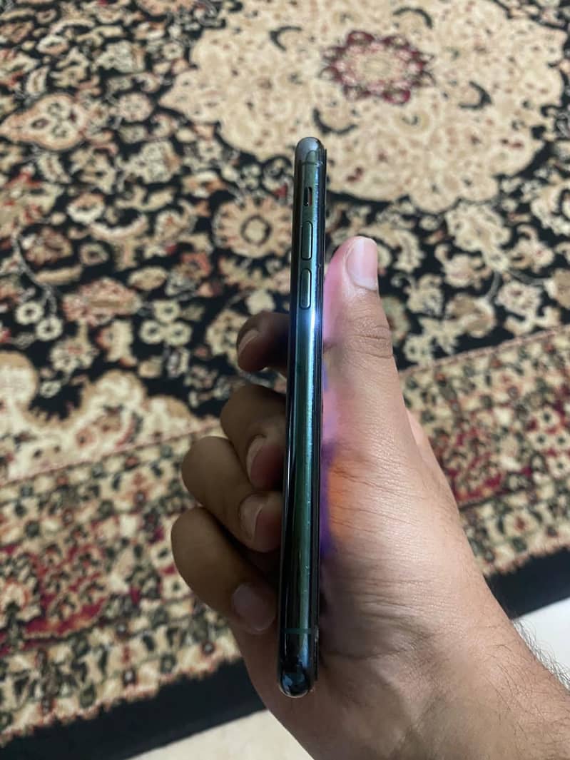 Apple iPhone 11 Pro 3