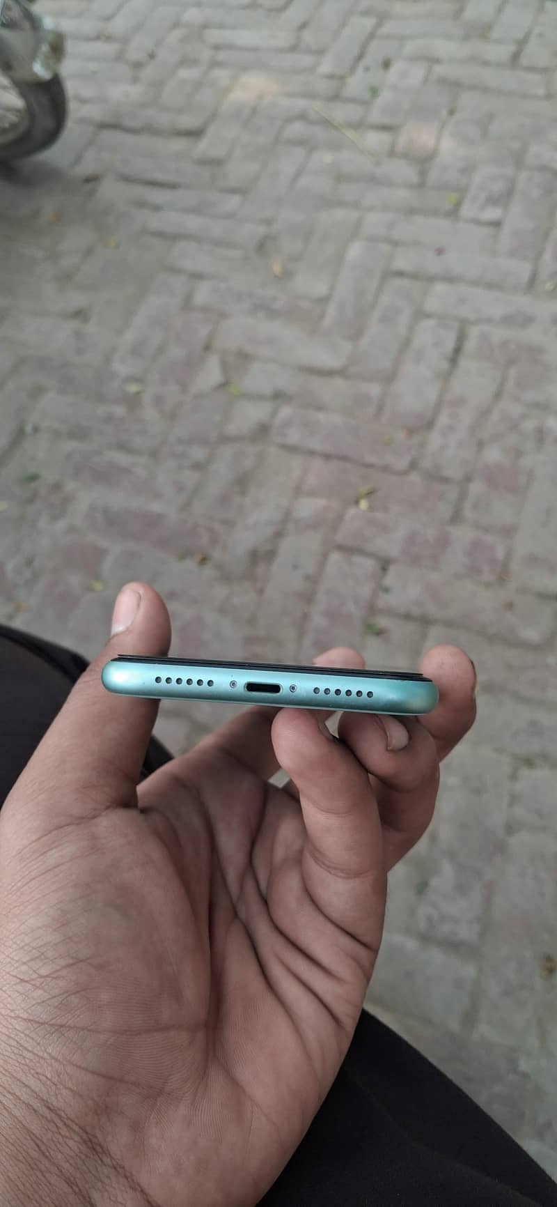 Apple iPhone 11 3
