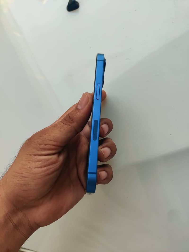 Apple iPhone 13 1