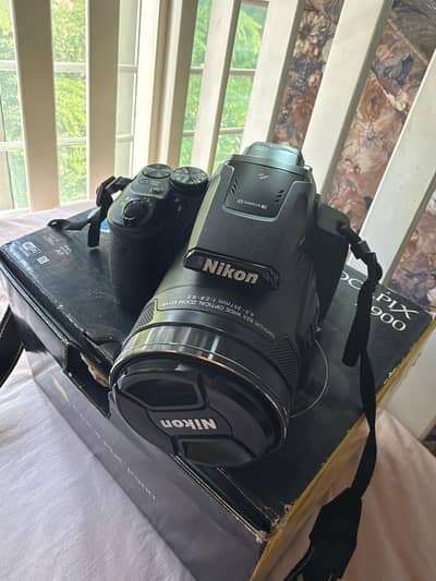 Nikon Coolpix P900 Digital Camera 83x Optical Zoom
