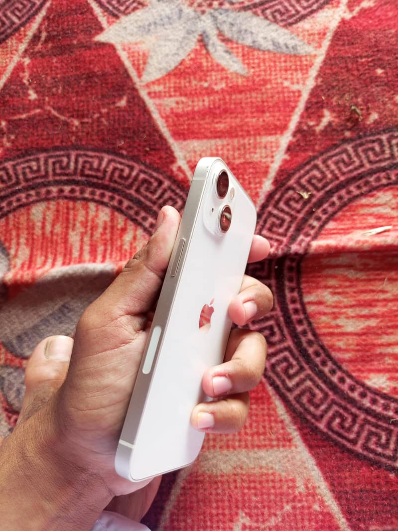 Apple iPhone 13 3