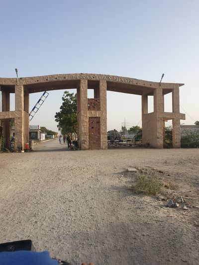 120 SQYDS AVAILABLE IN LOW RANGE IN PIR GUL HASSAN TOWN
