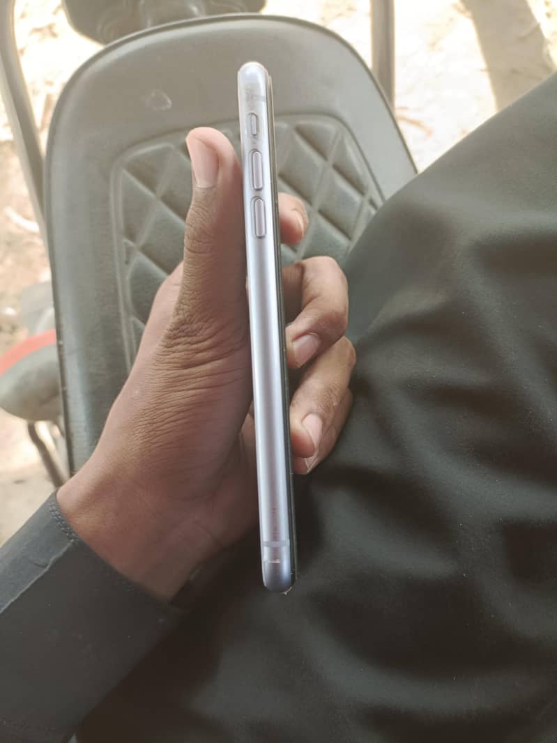 Apple iPhone 11 1