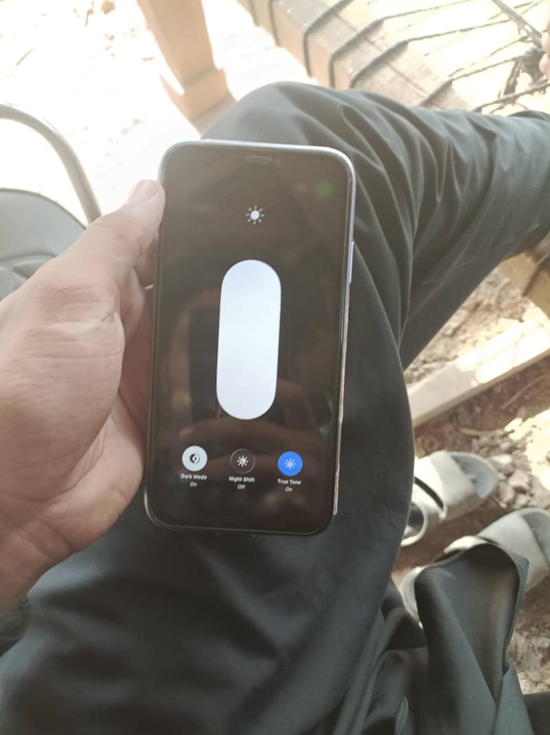 Apple iPhone 11 3
