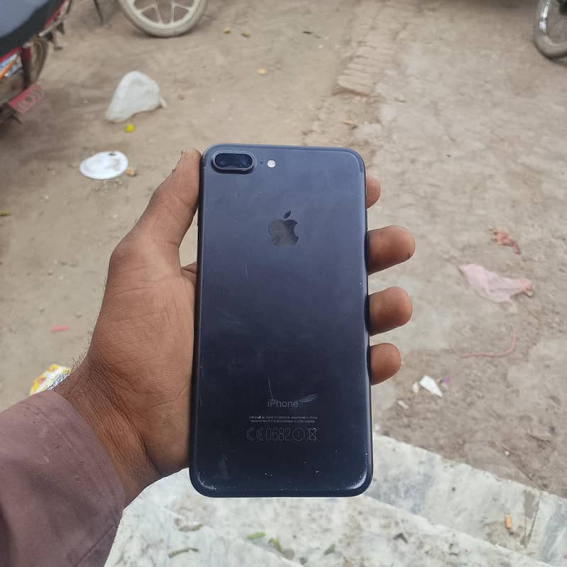 Apple iPhone 7 Plus 2