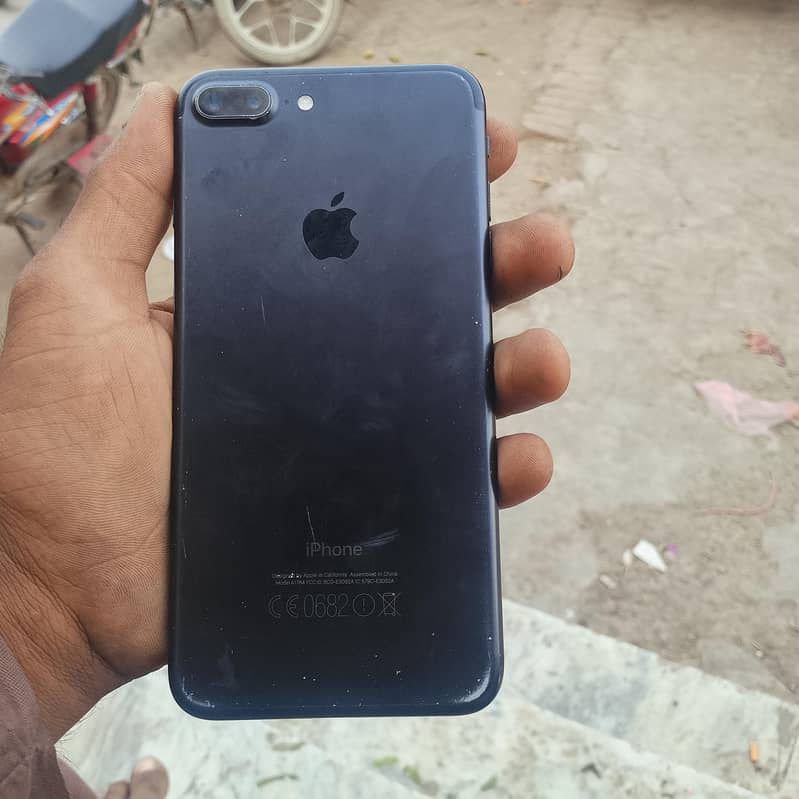 Apple iPhone 7 Plus 3