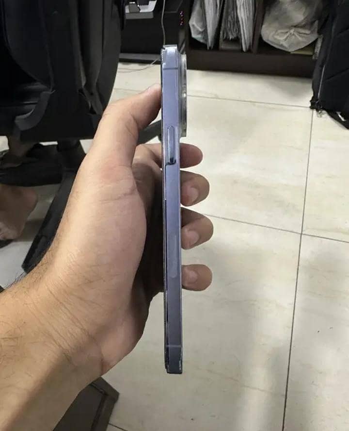 Apple iPhone 13 Pro Max 0