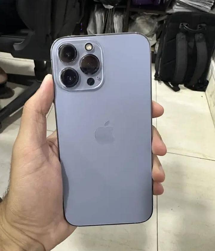 Apple iPhone 13 Pro Max 2
