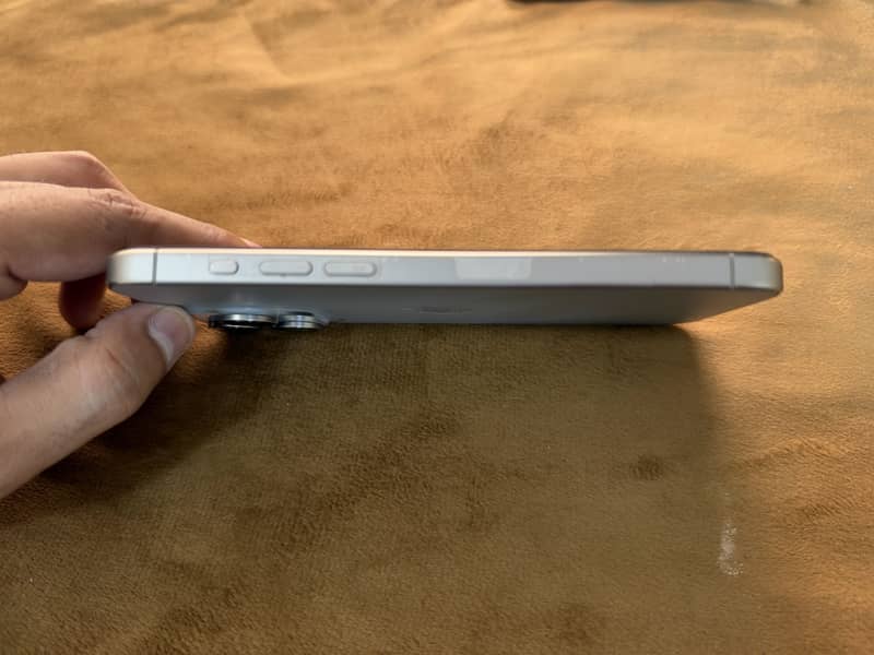 Apple iPhone 15 Pro Max 1