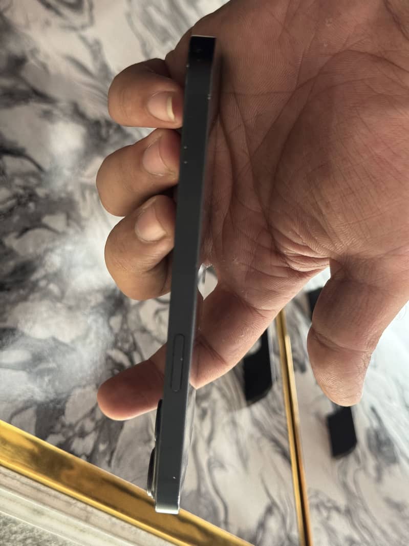 Apple iPhone 13 3