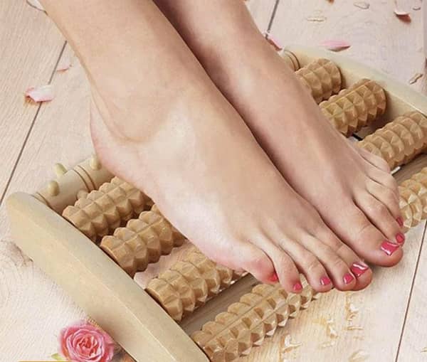 Wooden Foot Roller Care Tool | Stress Relief Relax Reflexology | Non-Electric Health Therapy Device for Home & Office