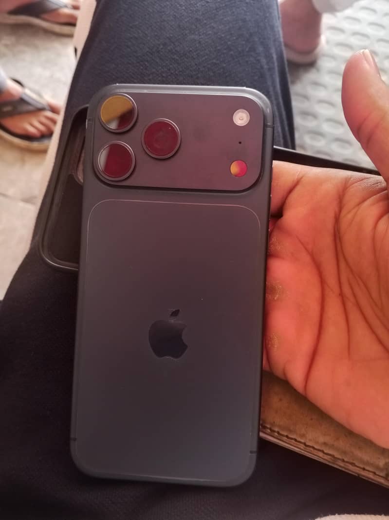 Apple iPhone 17 Pro Max 1