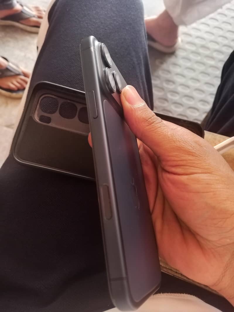 Apple iPhone 17 Pro Max 3