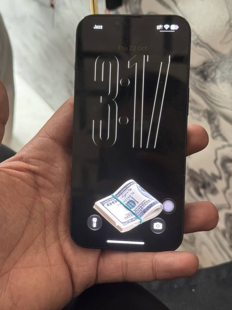 Apple iPhone 13 5