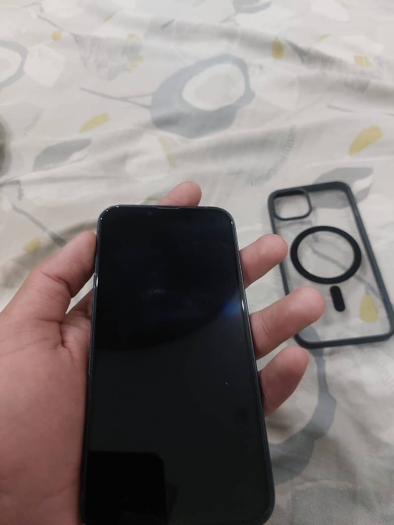 Apple iPhone 13 3