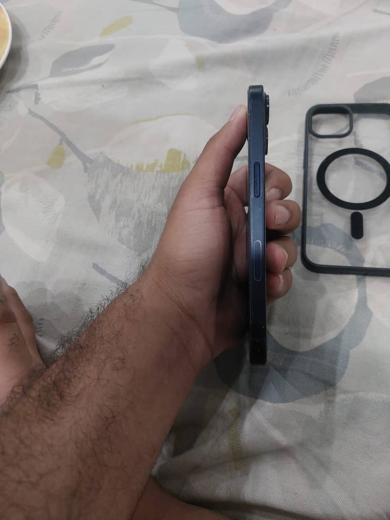 Apple iPhone 13 7