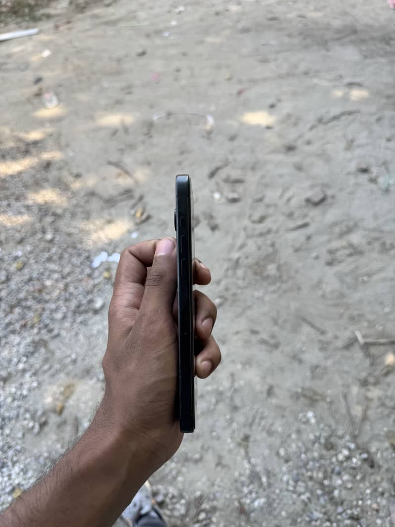 Apple iPhone 15 Pro Max 5