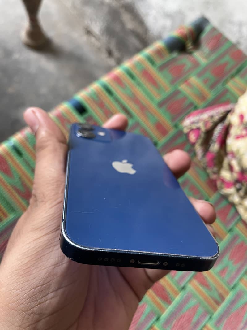 Apple iPhone 12 mini 4
