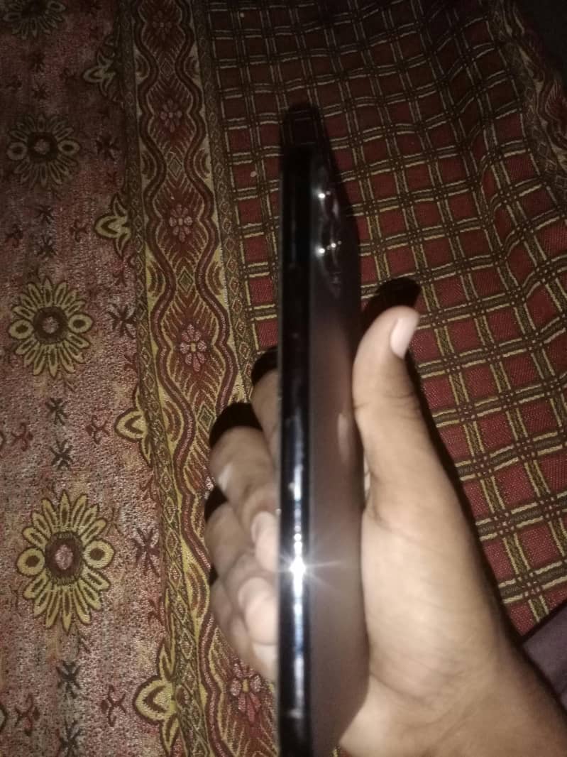 Apple iPhone 11 Pro 1