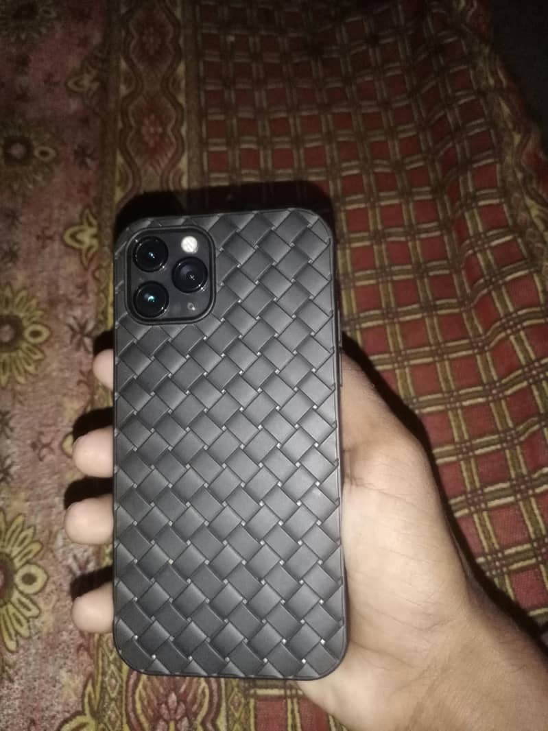 Apple iPhone 11 Pro 3