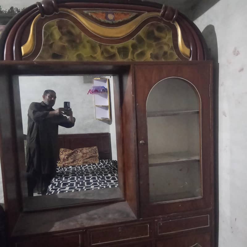 showcase and dressing table 2