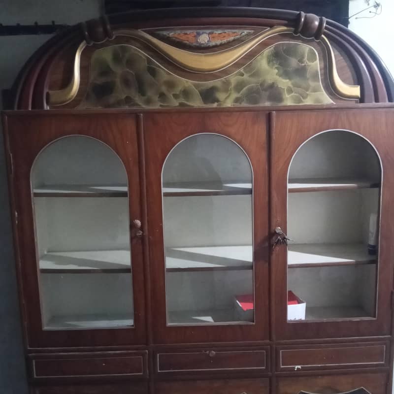 showcase and dressing table 3