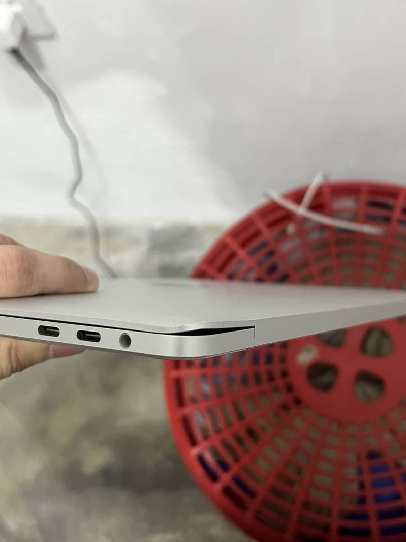 Macbook pro 2016 touchbar SCREEN ISSUE 3