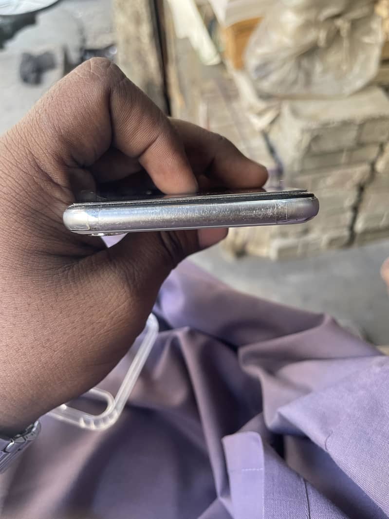 Apple iPhone X 3
