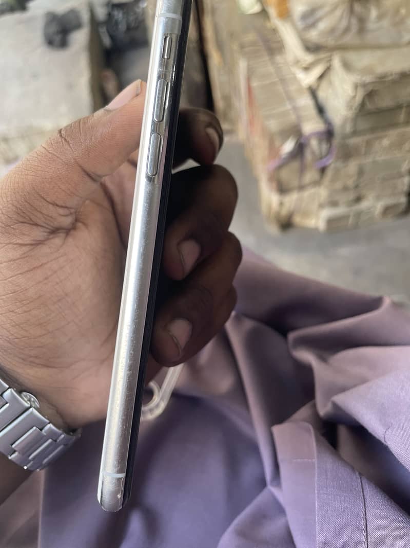 Apple iPhone X 5