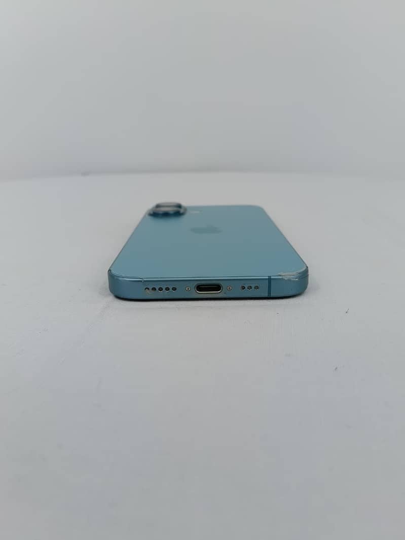 Apple iPhone 16 5