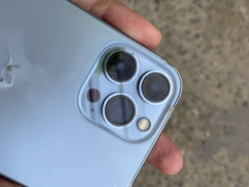 Apple iPhone 13 Pro Max 2