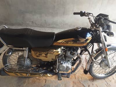 Honda 125cc special black golden