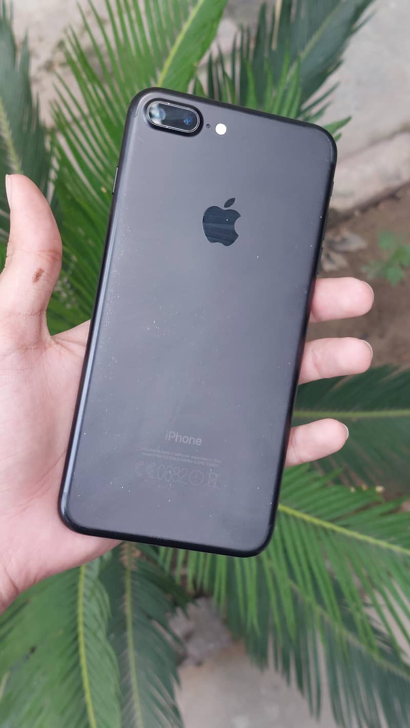 Apple iPhone 7 Plus 1