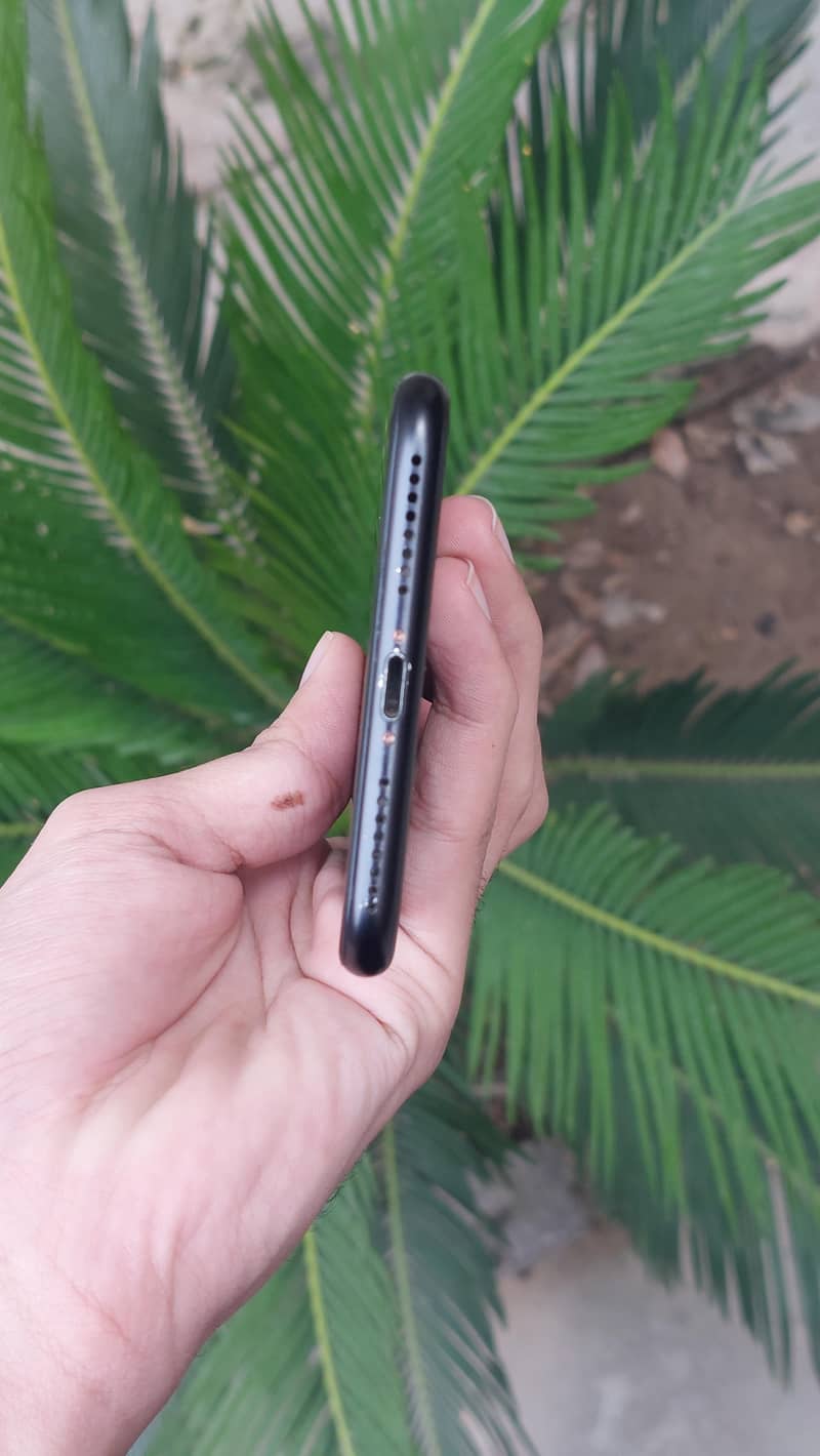 Apple iPhone 7 Plus 2