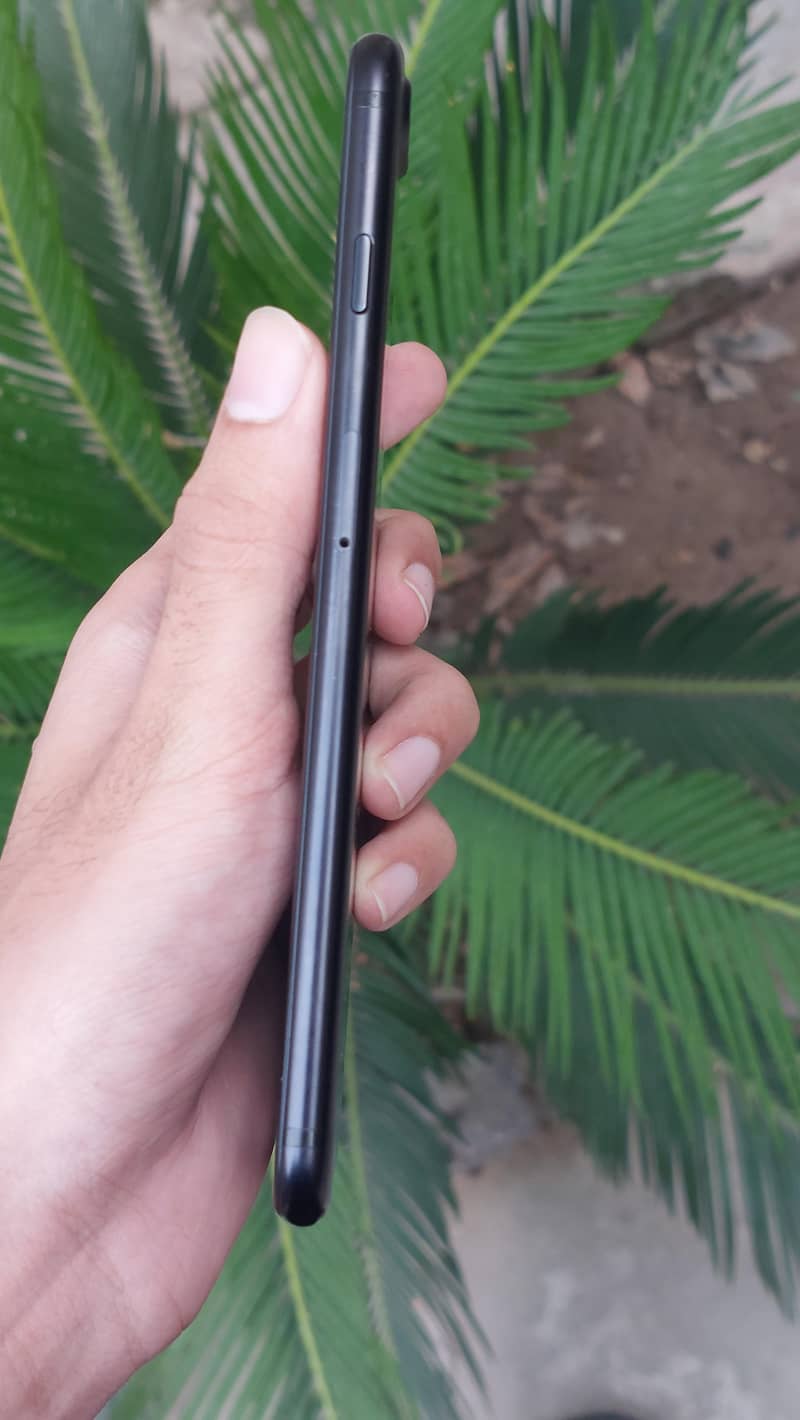 Apple iPhone 7 Plus 5