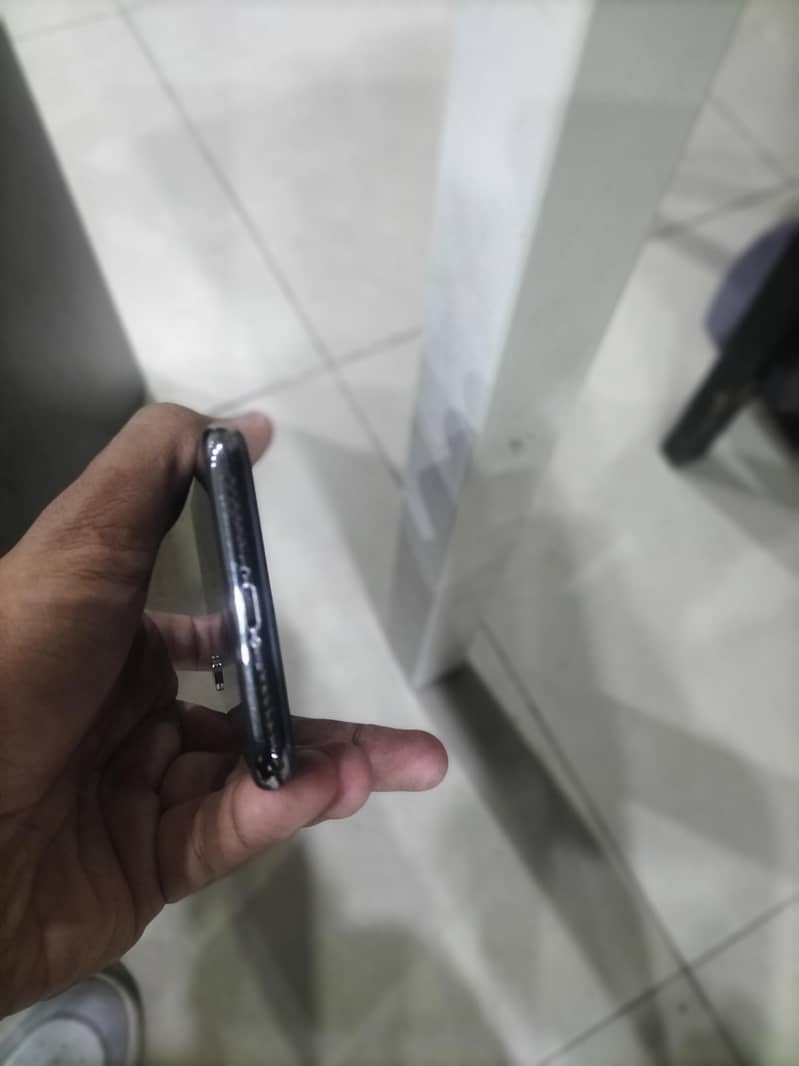 Apple iPhone X 2