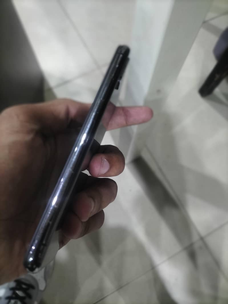 Apple iPhone X 6