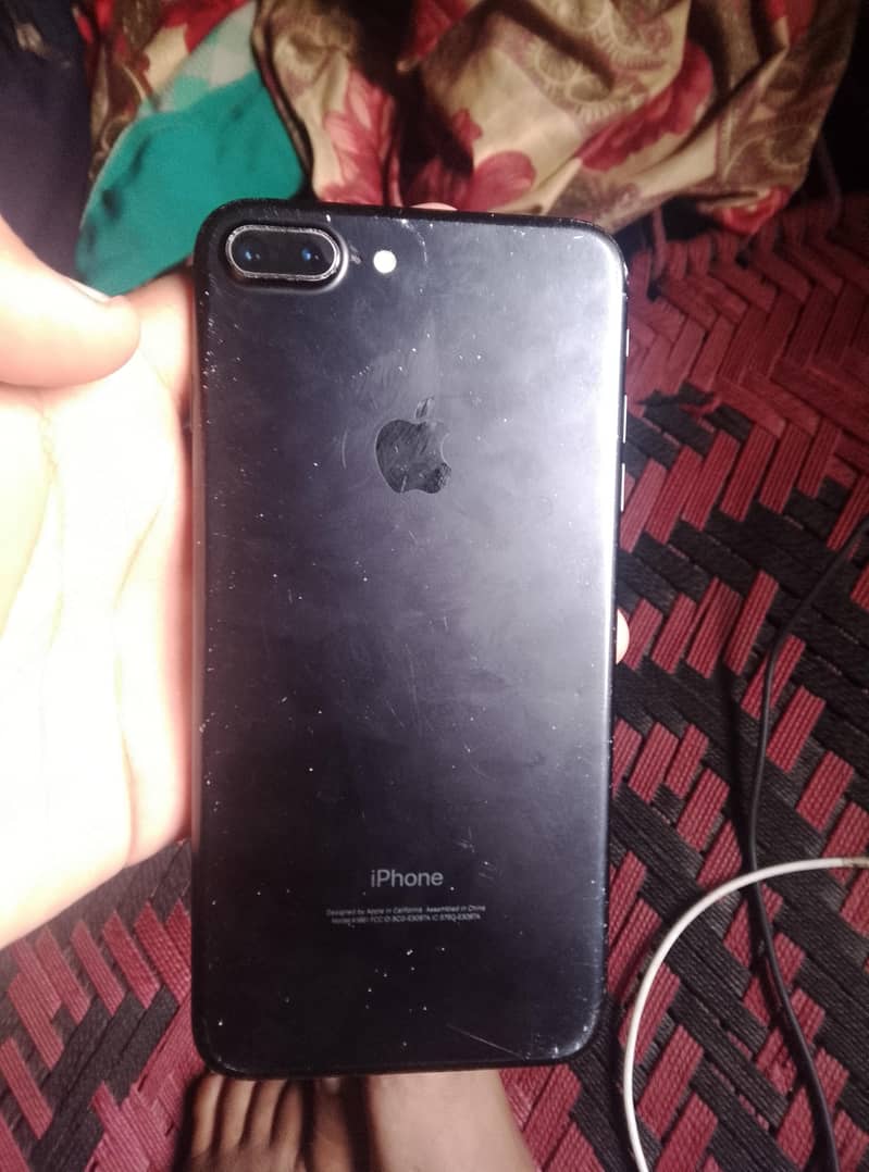 Apple iPhone 7 Plus 0